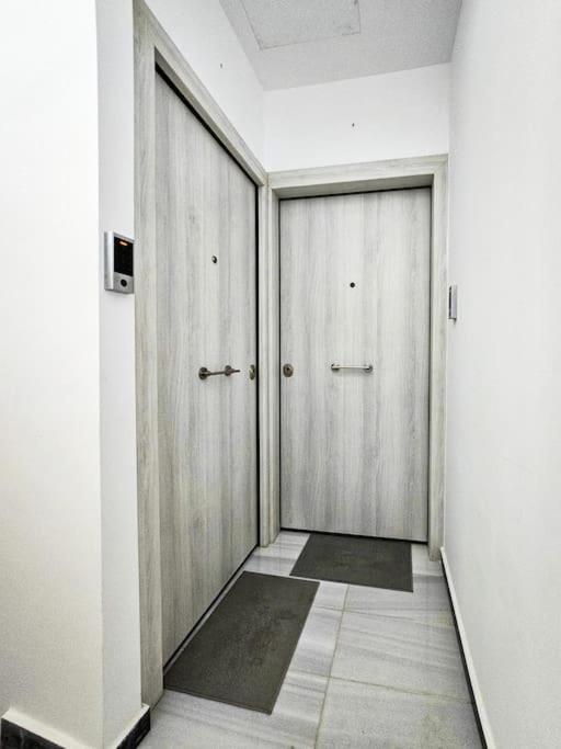 Ferienwohnung Plaka Rafaela Elegant Urban Retreat In Athens Historic Heart Exterior foto